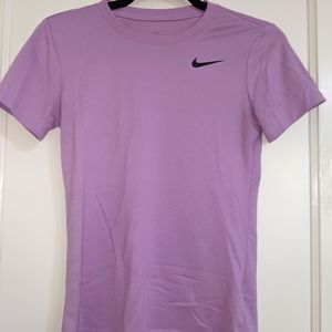 The Nike Tee dry fit size XS